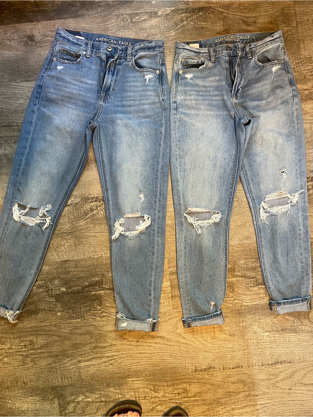 American Eagle Outfitters Light Blue Distressed mom straight Jeans size 0